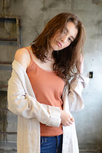 束感ウェットなロングウェーブ - HAIR & MAKE EARTH 本庄早稲田店掲載