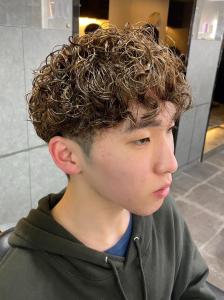 束感 プードルパーマ フェードカットハイライト【札幌】 - THIS IS BARBER掲載