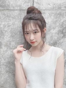 アップスタイル　お団子ヘア　ヘアアレンジ ?おくれ毛 - Bruder掲載