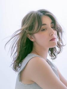 三軒茶屋_レディース_セミロング_ベージュ_透明感_小顔 - HAIR & MAKE EARTH 三軒茶屋店掲載