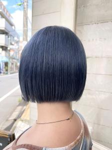 ミニボブパツっとボブブルーベリーカラー青カラーブリーチあり - CHAINON掲載