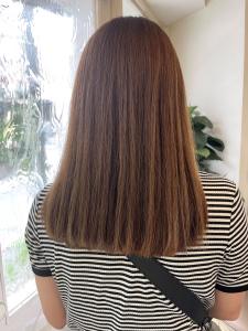 髪質改善ストレート縮毛矯正ミルクティーカラーミディアムヘアー - CHAINON掲載