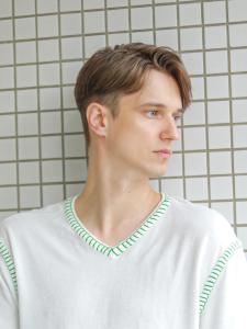 大人ショート　ナチュラルパートスタイル - N.BARBER HIROO掲載