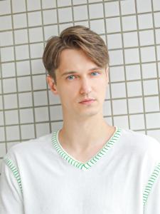 大人ショート　ナチュラルパートスタイル - N.BARBER HIROO掲載