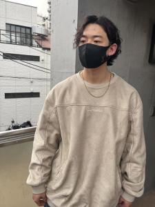 斜めバンググレージュカラー デザインカラー シルキーベージュ - ARCANA 明治神宮前 表参道 原宿掲載