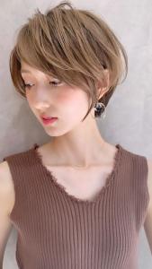 大人可愛い小顔ひし形クビレ丸みボブ20代30代大人ショート - &STORIES掲載