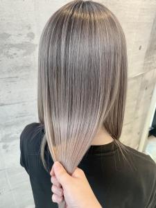 20代30代ブリーチ／ホワイトシルバー☆小林 - SARA Beauty Sight 志免店掲載