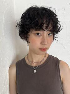 黒髪おしゃんパーマ - 半個室型美容室 Sourire 箱崎店掲載