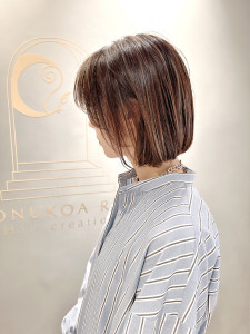 【サロンスタイル】白髪ぼかしハイライト＆韓国風ボブ - TONUKOA RUA掲載