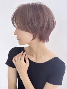 大人可愛い前髪ありのひし形マッシュショートパーマ20代30代 - &STORIES掲載