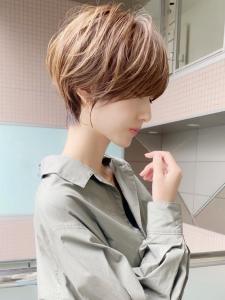 大人可愛い前髪ありのひし形マッシュショートパーマ20代30代 - &STORIES掲載