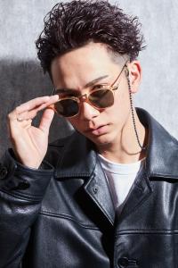 赤髪オールバックメンズショート強めスパイラルパーマかきあげ - men's salon dot. lien掲載