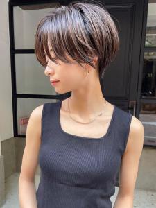 大人可愛い小顔ひし形クビレ丸みボブ20代30代大人ショート - &STORIES掲載