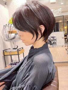 大人可愛い小顔ひし形クビレ丸みボブ20代30代大人ショート - &STORIES掲載