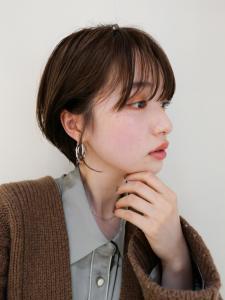 ワイドバングおしゃれなショートボブ横浜大人可愛いミニボブ前髪 - Neolive aim 横浜店掲載
