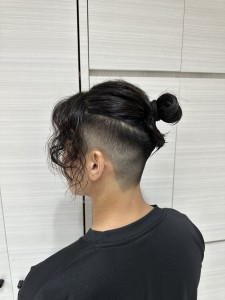 メンズマンバンフェードスパイラルパーマ - soin de brace 立花店掲載