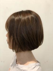 癖毛を活かしたナチュラルボブ