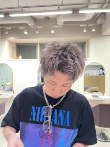 スパイキーショート × グレージュ - FACE。石川町掲載
