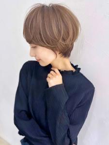 大人可愛い前髪ありのひし形マッシュショートパーマ20代30代 - &STORIES掲載