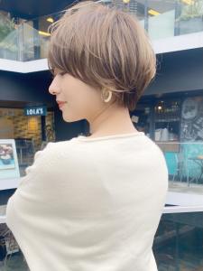 大人可愛い前髪ありのひし形マッシュショートパーマ20代30代 - &STORIES掲載