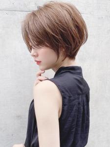 大人可愛い前髪ありのひし形マッシュショートパーマ20代30代 - &STORIES掲載