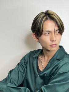 ツイストスパイラル波打ちスパイラルセンターパート刈り上げ束感 - メンズヘア整形サロン GOALD 京都掲載
