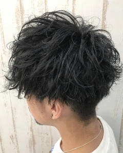 刈り上げ黒髪ツーブロックスパイラルマッシュ - Re:ICE掲載