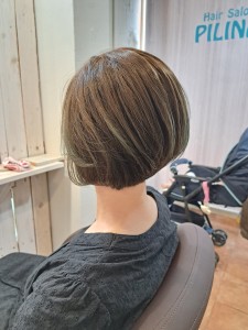前下がりショートボブ×カーキベージュ - Hair Salon PILINA掲載