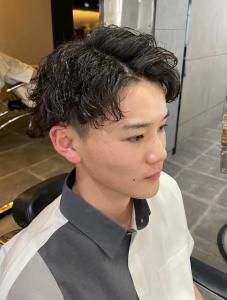 センターパート 束感 ツイストスパイラル ツーブロック【札幌 - THIS IS BARBER掲載