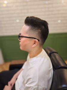 コームオーバー×フェードカット<理容室> - Y's BARBER GINZA 御茶ノ水店掲載
