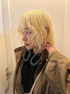 斜めバンググレージュカラーデザインカラー　シルキーベージュ　 - ARCANA 明治神宮前 表参道 原宿掲載