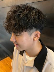 スペインカール　フェードカット　ツーブロック - THIS IS BARBER 2nd掲載