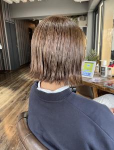 ラベージュ・暖色系ベージュ・切りっぱなし前下がりボブ - hair＆make egerie掲載