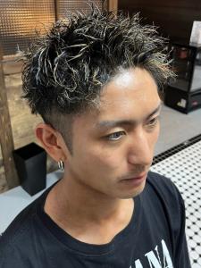 ツイストパーマ×ハイライト　ツーブロック - THIS IS BARBER 2nd掲載