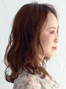 三軒茶屋_レディース_セミロング_ピンクブラウン_コテ巻き - HAIR & MAKE EARTH 三軒茶屋店掲載