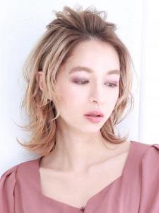 三軒茶屋_レディース_セミロング_ハイトーン_アレンジ_小顔 - HAIR & MAKE EARTH 三軒茶屋店掲載