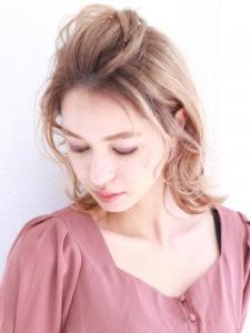 三軒茶屋_レディース_セミロング_ハイトーン_アレンジ_小顔 - HAIR & MAKE EARTH 三軒茶屋店掲載