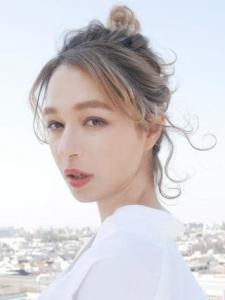 三軒茶屋_レディース_セミロング_ヘアアレンジ_ブリーチ_ - HAIR & MAKE EARTH 三軒茶屋店掲載