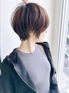 大人可愛い前髪ありのひし形マッシュショートパーマ20代30代 - &STORIES掲載
