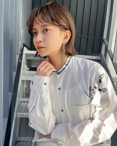 前髪カット顔まわり似合わせ外ハネくびれレイヤーミディ - GLROW掲載