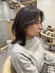 前髪カット顔まわり似合わせ外ハネくびれレイヤーミディ - GLROW掲載