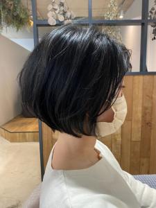 大人ショートスタイル/30代/ブルーブラック/岩政 - terrace hair & botanical掲載