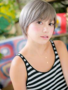 斜めバングｘクリアベージュの大人ボブ　ハイトーンカラー - COVER HAIR & SPA bliss 浦和西口店【カバー ヘア アンド スパ ブリス】掲載