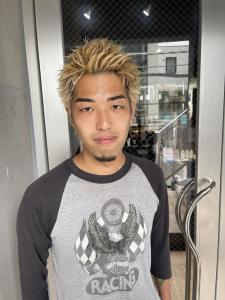 束感ショート　波巻き　ハイライト マッシュパーマ - ARCANA 明治神宮前 表参道 原宿掲載