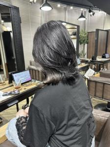 斜めバンググレージュカラーシルキーベージュ　マッシュパーマ - ARCANA 明治神宮前 表参道 原宿掲載