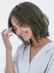 三軒茶屋_レディース_ミディアム_グレージュ_コテ巻き_ボブ - HAIR & MAKE EARTH 三軒茶屋店掲載