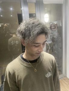束感ショート　波巻き　ハイライト マッシュパーマ - ARCANA 明治神宮前 表参道 原宿掲載