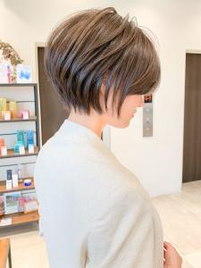 大人可愛い小顔ひし形クビレ丸みボブ20代30代大人ショート - &STORIES掲載
