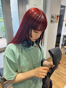 斜めバンググレージュカラーデザインカラー　シルキーベージュ　 - ARCANA 明治神宮前 表参道 原宿掲載