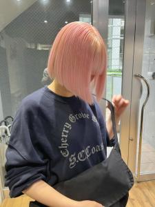 斜めバンググレージュカラーデザインカラー　シルキーベージュ　 - ARCANA 明治神宮前 表参道 原宿掲載